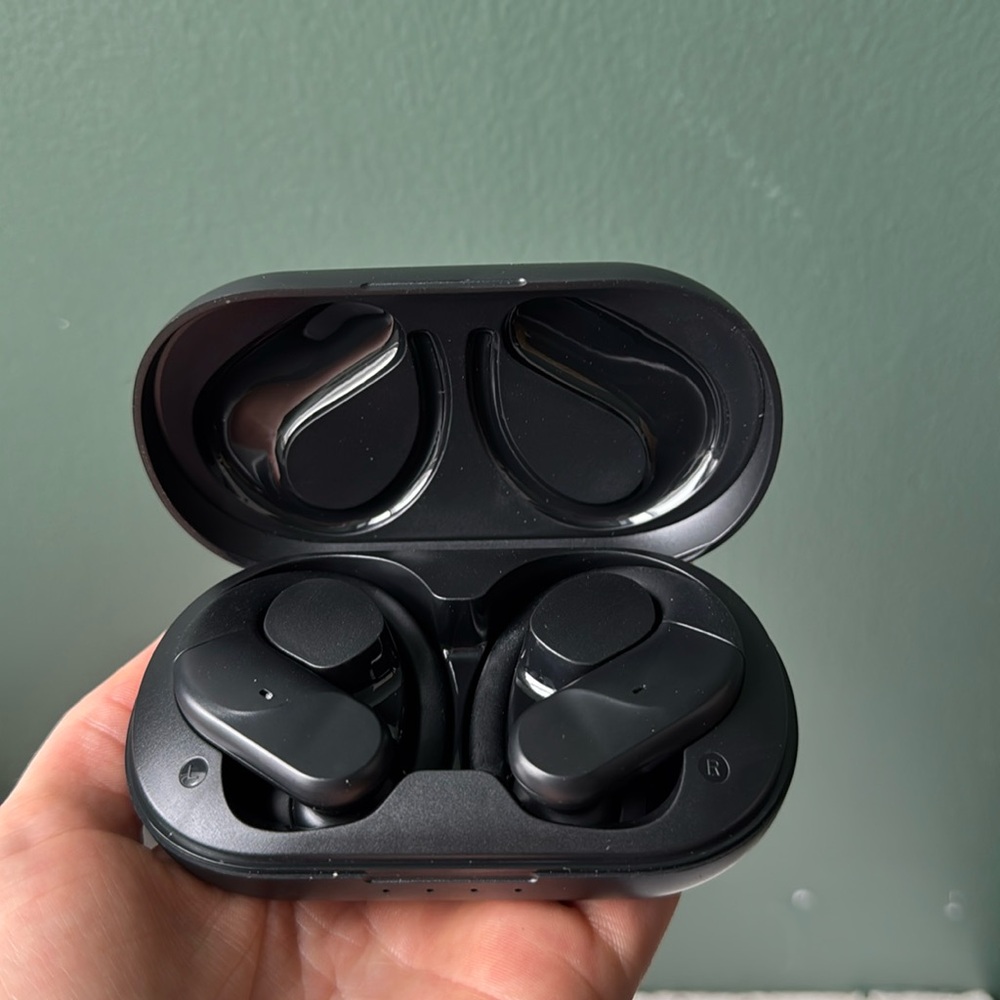 Hendrix Sport Earbuds- Brooks branded